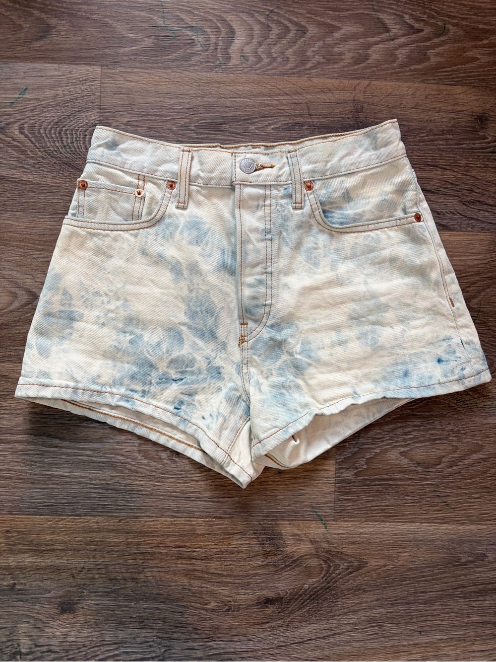 RE/DONE 70s High Rise Shorts 25 Festival Sunbleached Tie Dye Denim Designer